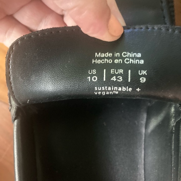 ๐๏ธ 2/$15 ๐๏ธ Black SPRING loafers (size 10) - Picture 4 of 4